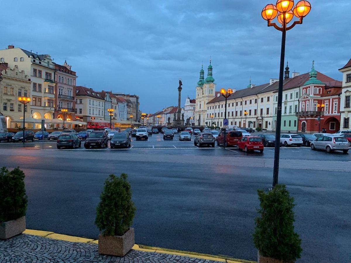 Byt 2+Kk Na Velkem Namesti Hradec Králové Eksteriør bilde
